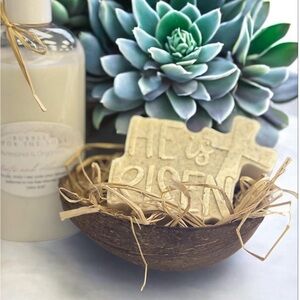 Handmade skin products soap, body lotion, all products are 100 % orgánics